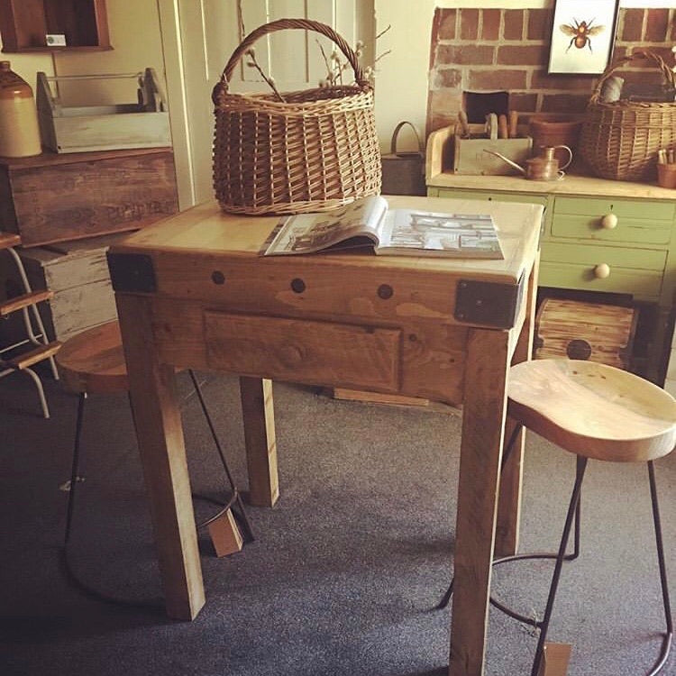 Furniture Era of Leek